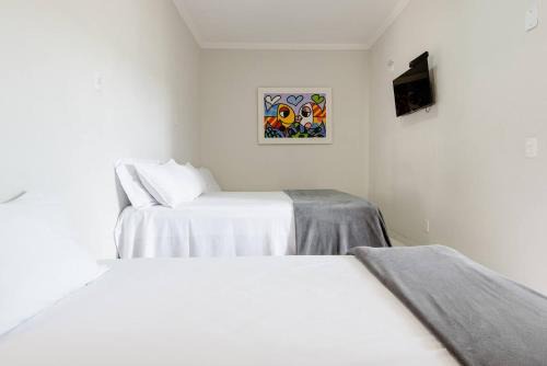 Freguesia Hotel | Cozy Hostel Queiroz with Pool and Oceanfront Views