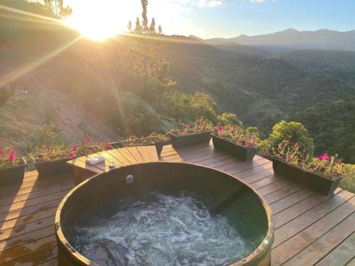 Teresopolis Hotel | Discover Pousada R.N.C. Nosso Paraíso: Oceanfront Retreat