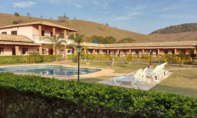 Sao Luiz Do Paraitinga Hotel | Oceanfront Pousada Recanto Nativa's with Pool & Pet Friendly