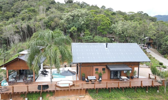 Alto Gasparinho House | Pousada Recanto das Bromélias: Family-Friendly Retreat