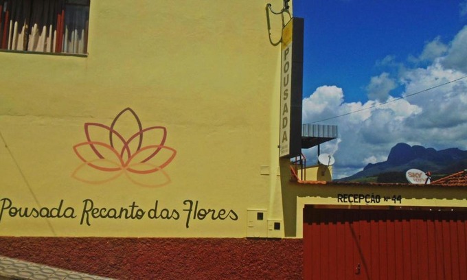 Aiuruoca Hotel | Family-Friendly Pousada Recanto das Flores with Kitchen Access