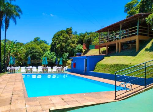 Sao Sebastiao das Aguas Claras Hotel | Pousada Recanto do Chalé: Pet-Friendly Oceanfront Retreat
