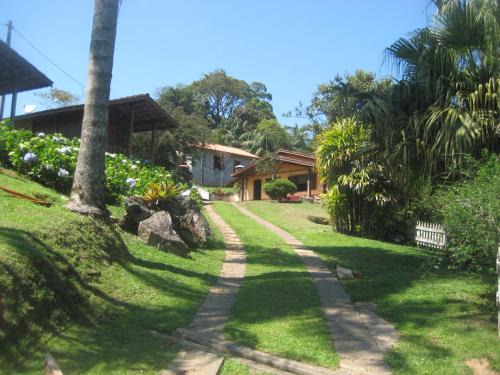 Pilar Do Sul Hotel | Discover Pousada Recanto dos Pinheiros: Pet-Friendly Retreat