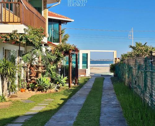 Ponta do Papagaio Hotel | Pet-Friendly Oceanfront Pousada Recanto Edênico Awaits