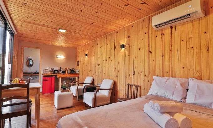 Morro Redondo Cabin | Discover Pousada Refúgio Araçá: Family & Pet Friendly Haven