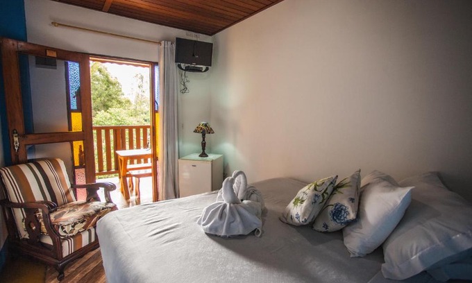 Sao Bento do Sapucai Hotel | Pet-Friendly Pousada Refugio dos Palmares with Breakfast