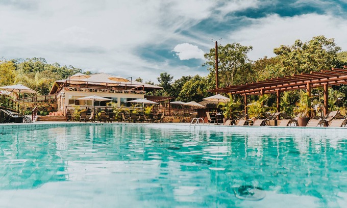 Pirenopolis Hotel | Relax at Pousada Renacer Park with Pool & Family Amenities