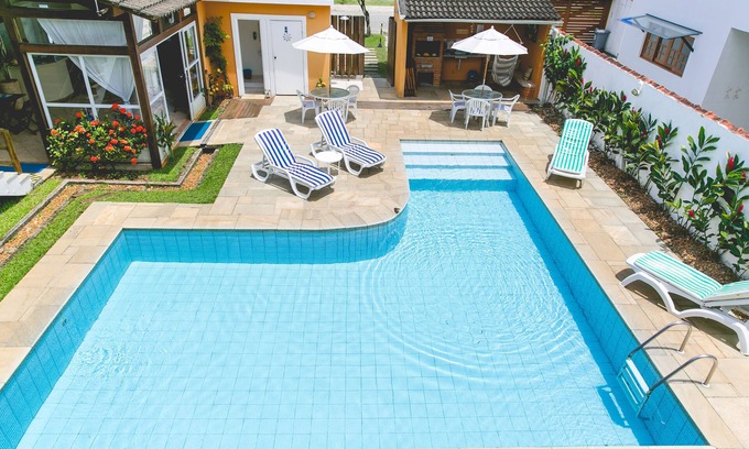 Juquehy Hotel | Charming Pousada Rosa dos Ventos Juquehy with Pool & Spa