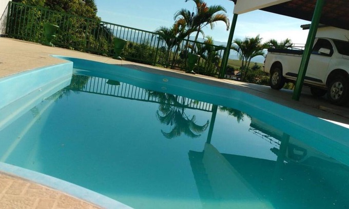 Guaratingueta House | Discover Pousada São Judas Tadeu: Your Budget Retreat
