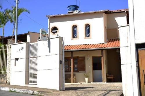 Centro Hotel | Discover Family-Friendly Comfort at Pousada Segredo