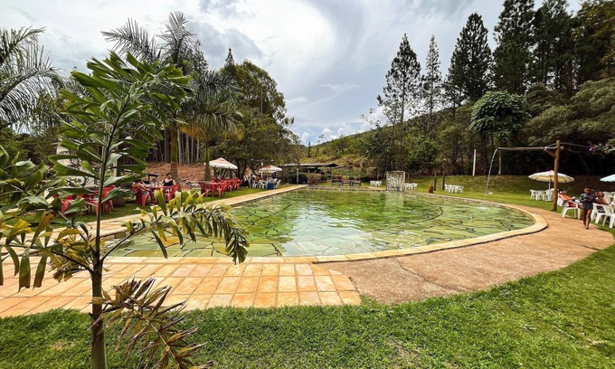 Capitolio Hotel | Relax at Pousada Serra Verde: Pool, Breakfast & Family Fun