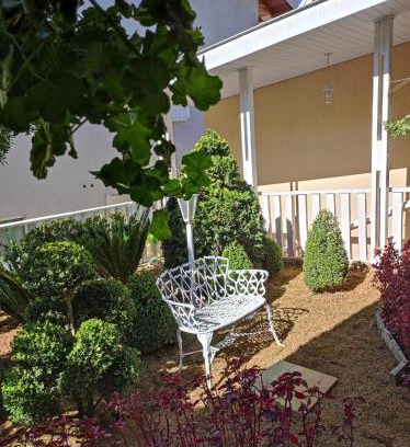 Vila Britania Hotel | Discover Pousada Serrano: Family-Friendly Retreat with High Ratings