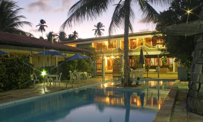 Sao Bento Hotel | Beachfront Bliss at Pousada Shalom: Pool & Ocean Views