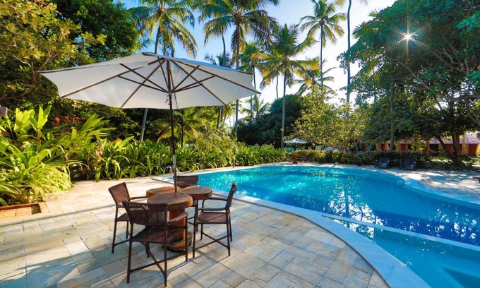 Praia dos Carneiros Hotel | Inviting Stay at Pousada Sitio da Prainha with Ocean Views