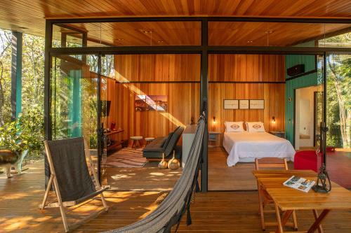 Sideropolis House | Exceptional Pousada Sitio Raizes: Pet Friendly & Cozy Retreat