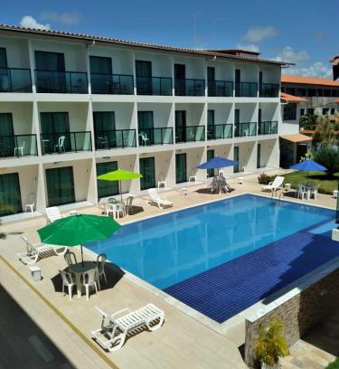 Centro Hotel | Inviting Pousada Sky Beach Flat with Pool and Breakfast