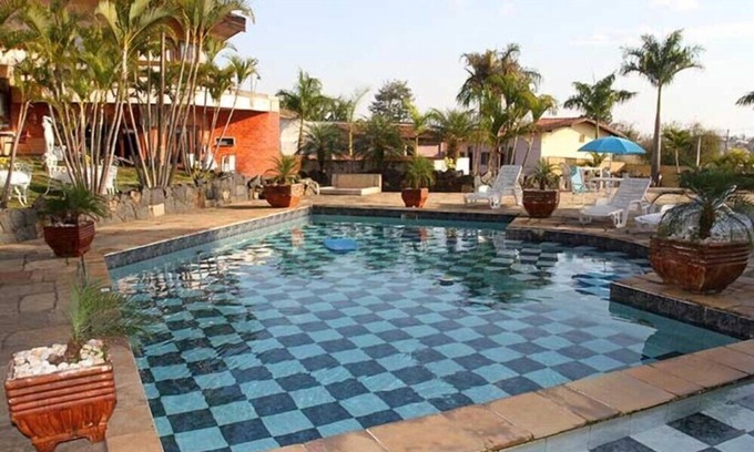 Sorocaba Hotel | Inviting Pousada Sorocaba: Family-Friendly with Pool