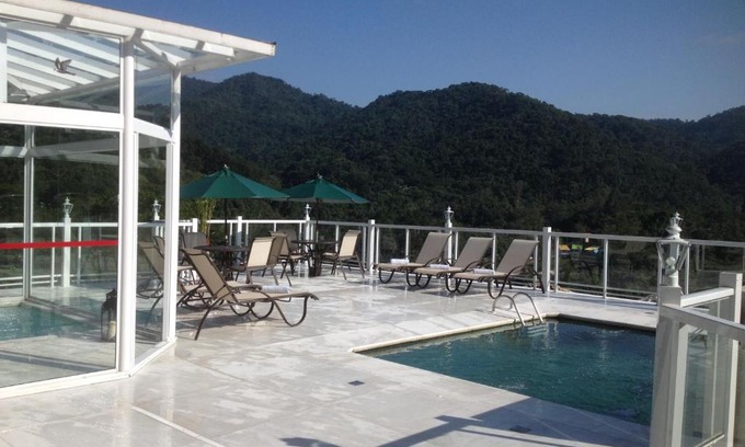 Vale do Ermitao Hotel | Relax at Pousada Terraço Penedo: Pool & Hot Tub Retreat