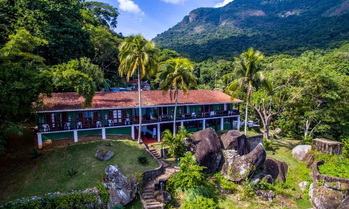 Bananal Hotel | Pousada Três Coqueiros with Oceanfront Views & Breakfast