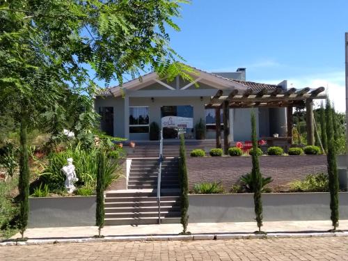 Protasio Alves Hotel | Family-Friendly Escape at Pousada Vó Santina - 9/10 Rating