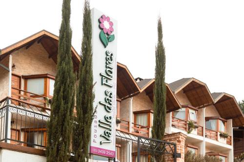 Monte Verde Hotel | Delightful Pousada Valle das Flores with Pool & Ocean View
