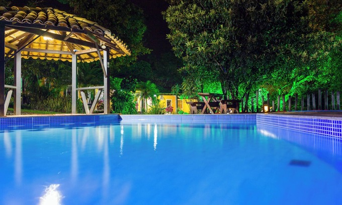 Serra do Cipo Hotel | Relax at Pousada Varandas da Serra: Pool, Spa & Breakfast