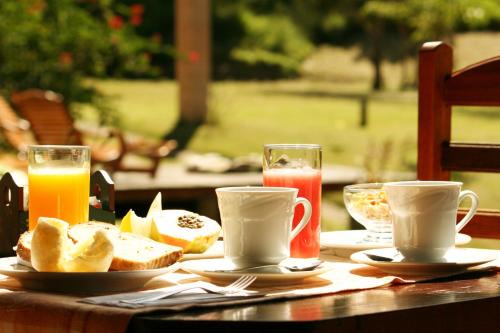 Santo Antonio do Pinhal Hotel | Relax at Pousada Villa Campestre with Pool & Family Amenities