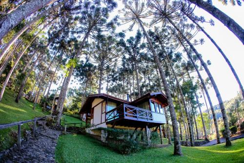 Goncalves Hotel | Inviting Pousada Vida Verde with Pool and Hot Tub Access