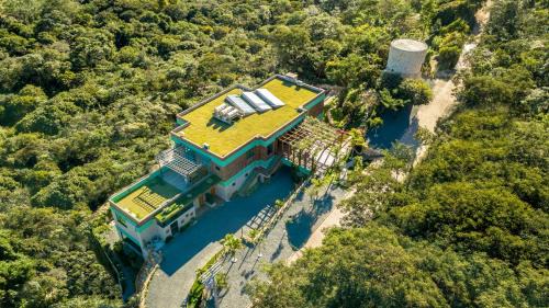 Vale do Capao Hotel | Inviting Pousada Vie: Family-Friendly with Hot Tub & Breakfast