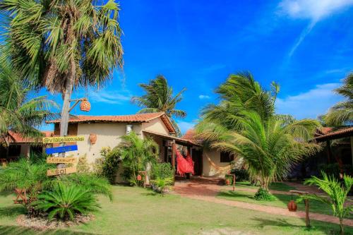 Ponta do Anel Hotel | Discover Pousada Vila Bella - Pool & Dining at Praia do Macapá