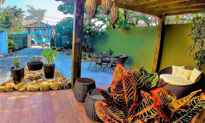 Coroa Vermelha Hotel | Inviting Pousada Vila Aconchego: Pool, Spa & Family Fun