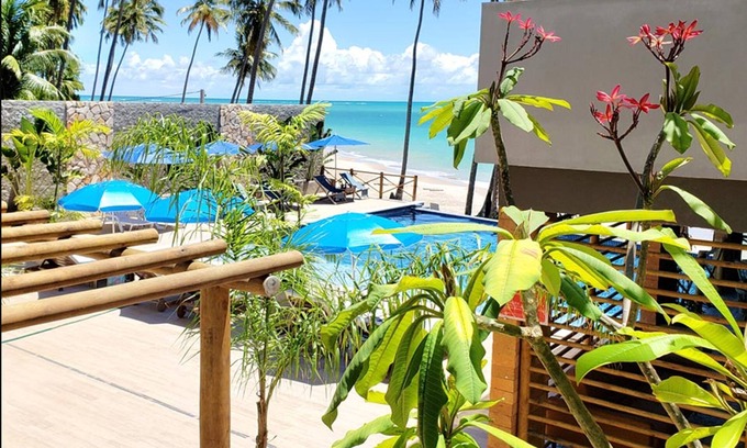 Barreira do Boqueirao Hotel | Relax at Pousada Vila de Taipa with Ocean Views & Pool