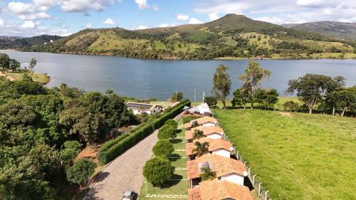 Capitolio Hotel | Pet-Friendly Pousada Vila do Lago with Pool & Ocean Views