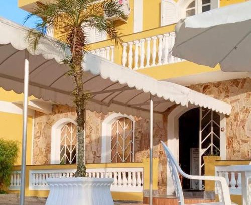 Martim de Sa Hotel | Budget-Friendly Stay at Pousada Villa Del Mare with Pool & Ocean View