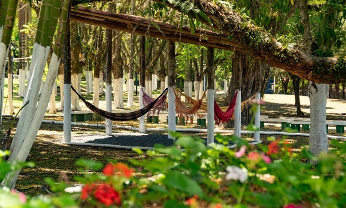 Lindoia Hotel | Relax at Pousada Villa do Sossego: Pool, Spa & Dining