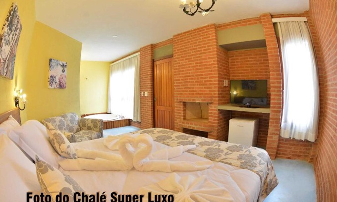 Serra Negra Hotel | Guest Rated 10/10: Pousada Villa dos Leais with Pool & Hot Tub