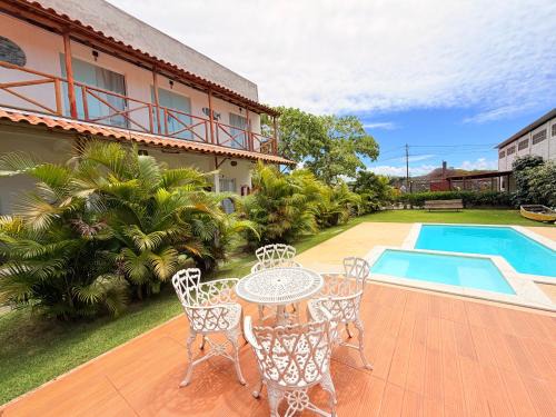 Itacimirim House | Experience Pousada Villa Egregora: Poolside Getaway Awaits