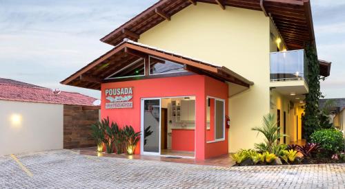 Praia Grande Hotel | Oceanfront Pousada Villa Peixes do Mar - Rated 10/10