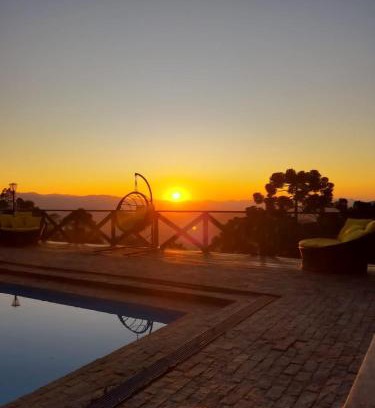 Campos do Jordao Hotel | Exceptional Pousada Village Pôr do Sol with Ocean Views