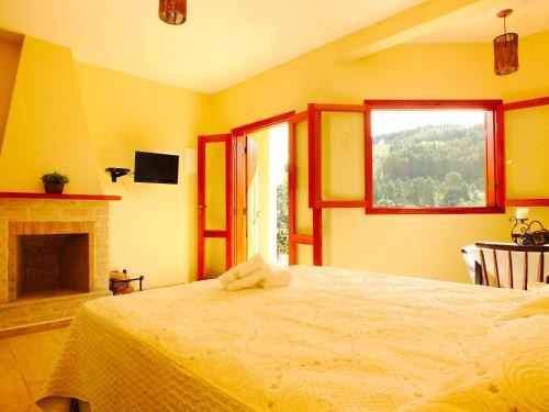 Monte Verde Hotel | Guest Favorite Pousada Vista da Serra with Hot Tub