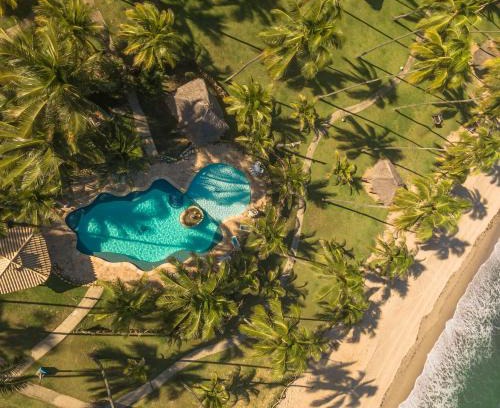 Ipojuca Hotel | Oceanfront Pousada Xalés de Maracaípe with Pool and Dining