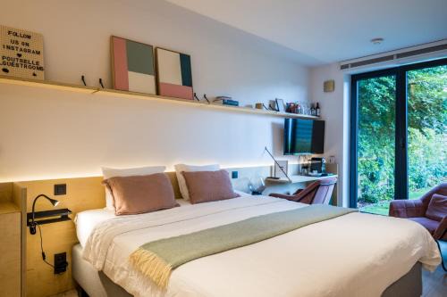 Assebroek Bed & Breakfast | Book Poutrelle Guestrooms: Top-Rated Stay with Breakfast