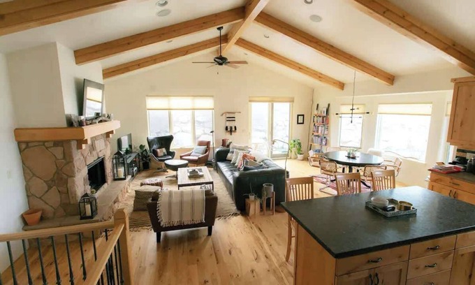 Eden House | Ideal Family Retreat with Ocean View & Wood-Fired Sauna