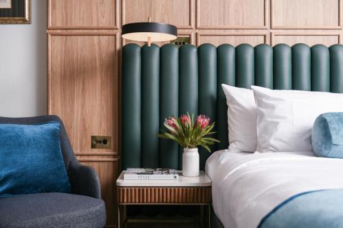 Tamworth Hotel | Elegant Powerhouse Hotel Tamworth: Pool & Hot Tub Retreat