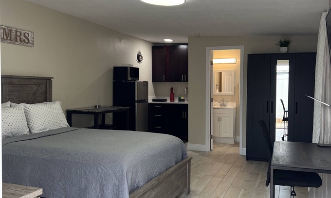Egypt Lake-Leto Apartment | Powhatan Suite: Steps from Raymond James Stadium, 9.6 Rated