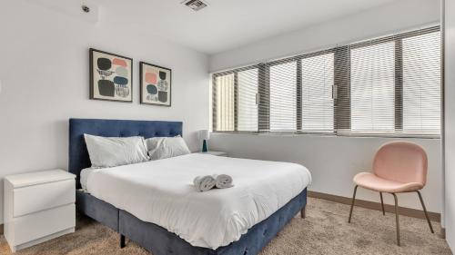 Downtown Harrisburg Apartment | Modern Corporate Getaway with Pool and Gym Amenities