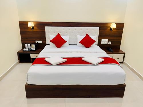 Madanapalle Hotel | Inviting PPH Living Gnr Grand Rooms with Family-friendly Perks