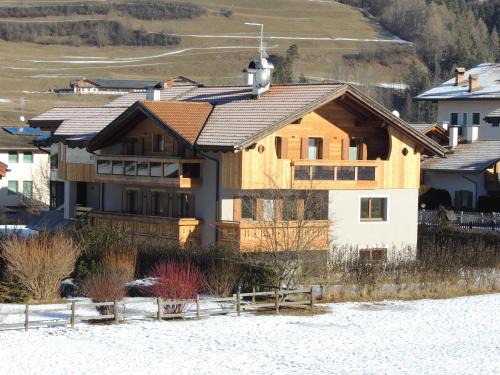 Cavalese Apartment | Top-Rated Prà Lisandro: Family & Pet-Friendly Retreat
