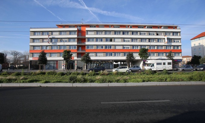 Chevilly-Larue Apartment | Modern Studio Near Paris with Kitchen and Spa Amenities