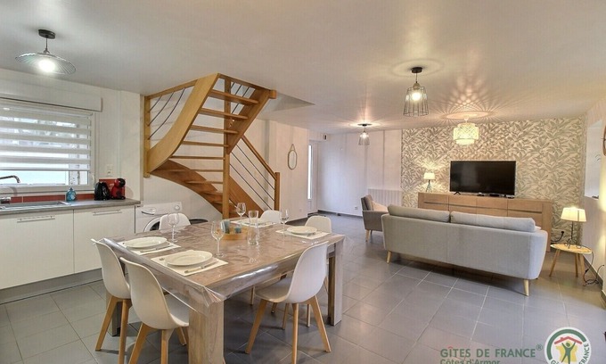 Plerin House | Oceanfront Escape at Près des Nouelles - PLERIN